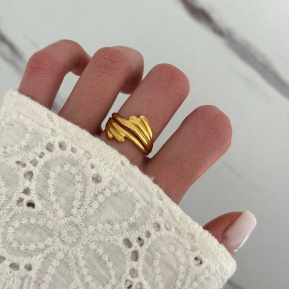American Vintage Jewelry - SKU:0244 gold ring vintage style made of high-quality materials stainless steel